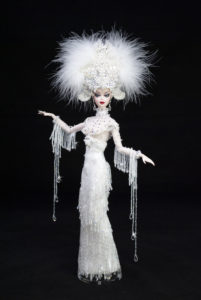 Magic White Drag 3